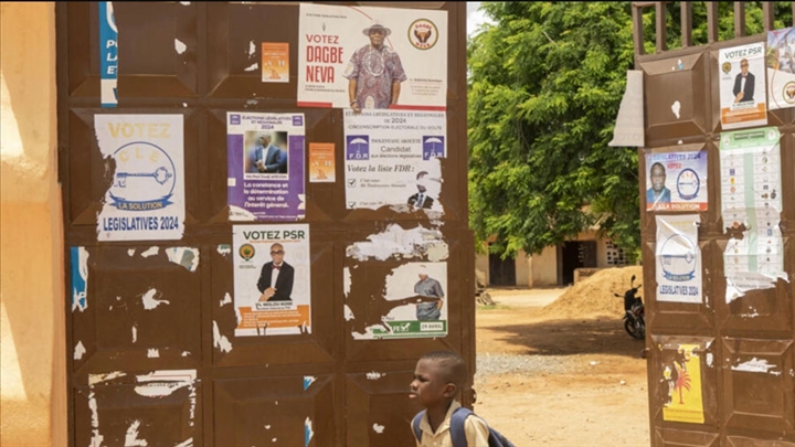 Togo: les candidats  la rencontre des habitants de Lom