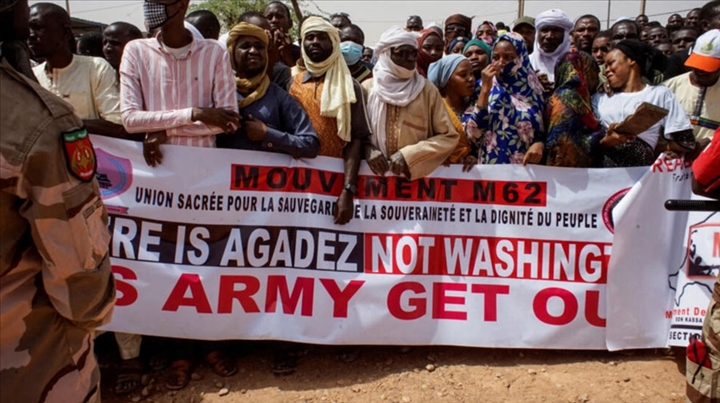Des Nigriens protestent contre la prsence militaire amricaine au Niger. Agadez, Niger, le 21 avril 2024