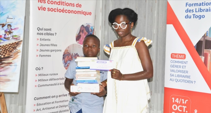 Premire dition du salon du livre jeunesse de Lom: l`lve Ignace Essofa Tchagouni, champion du concours  les toiles de la lecture 